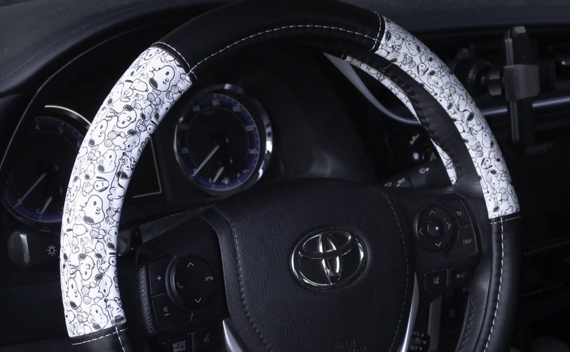 Peanuts Steering Wheel Cover